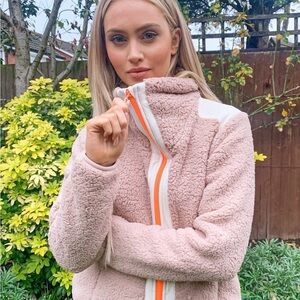 Like New M Under Armour Women’s’ Fleece Teddy Jacket